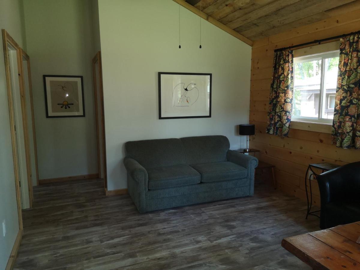 The Pines Cottage Resort Oxtongue Lake Kültér fotó