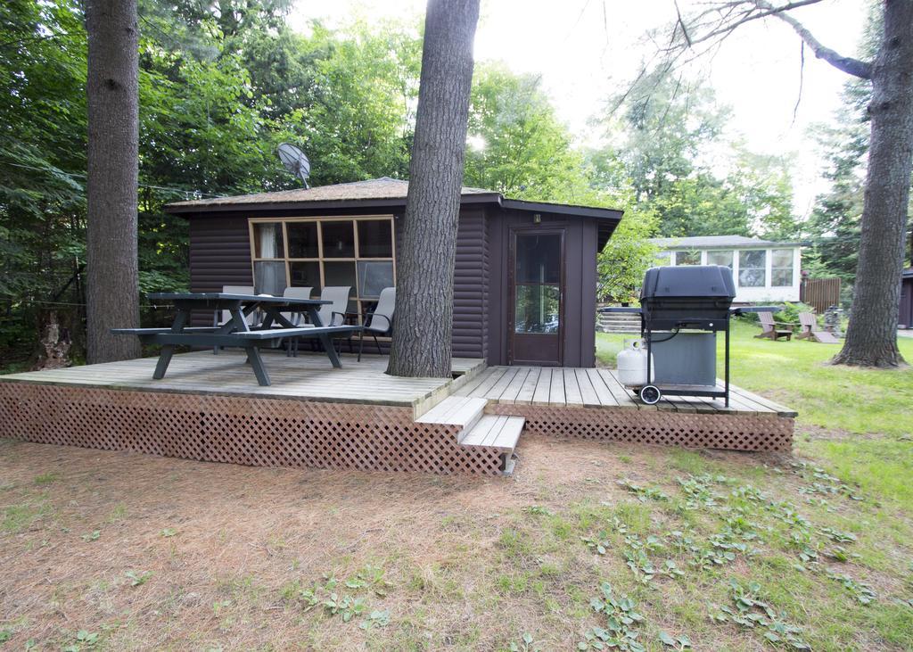The Pines Cottage Resort Oxtongue Lake Kültér fotó