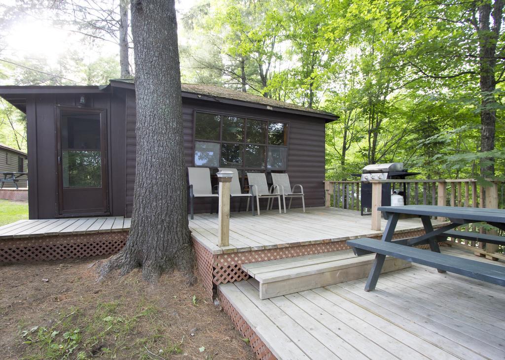The Pines Cottage Resort Oxtongue Lake Kültér fotó