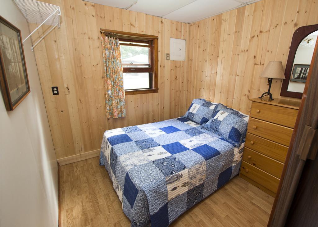 The Pines Cottage Resort Oxtongue Lake Kültér fotó