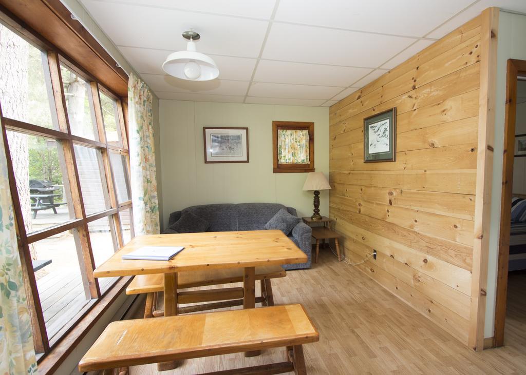 The Pines Cottage Resort Oxtongue Lake Kültér fotó