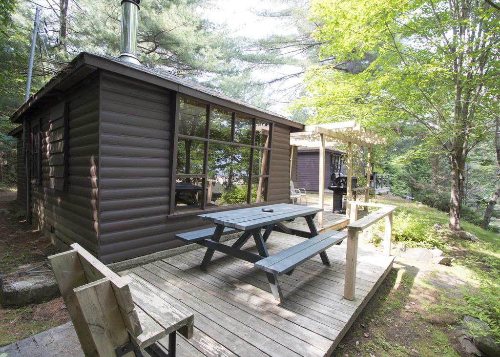 The Pines Cottage Resort Oxtongue Lake Kültér fotó