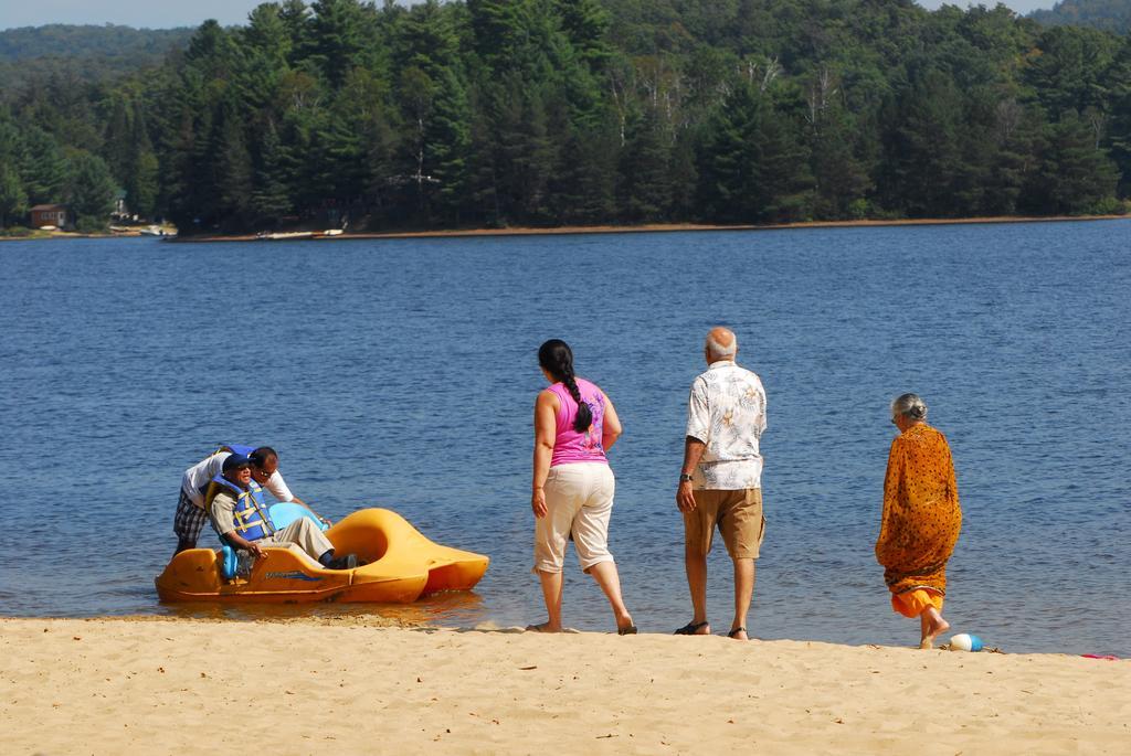 The Pines Cottage Resort Oxtongue Lake Kültér fotó